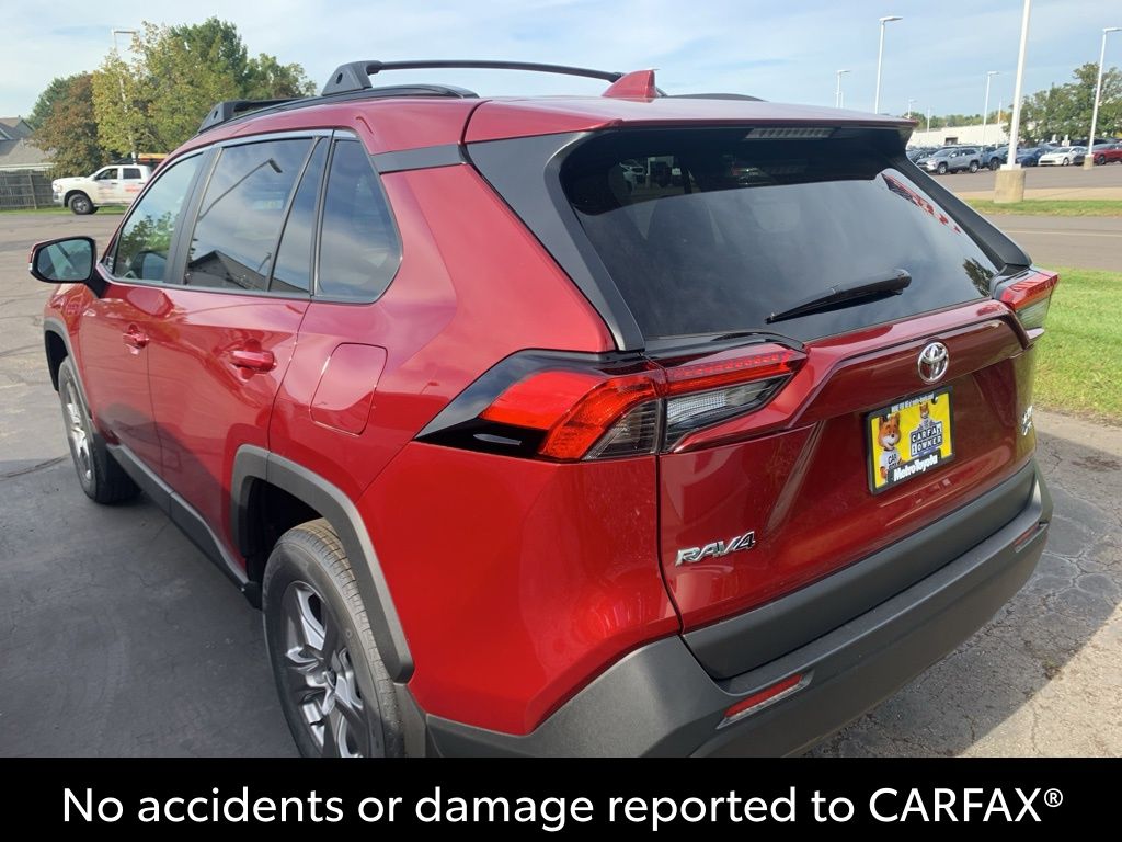 2025 Toyota RAV4 XLE photo 2