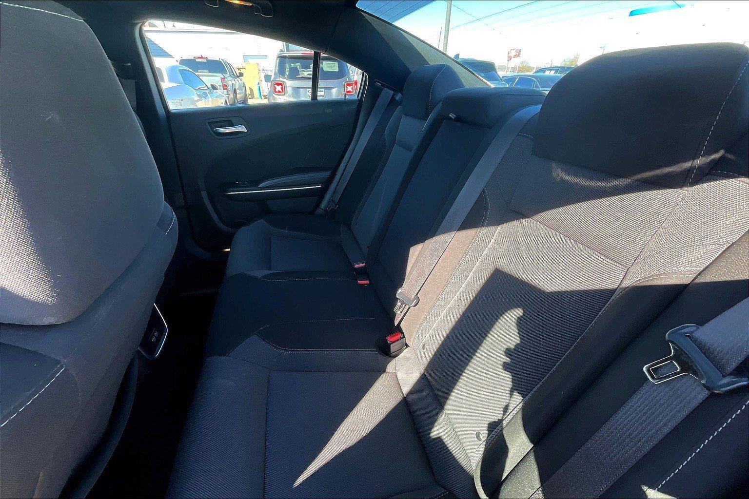 2022 Dodge Charger SXT photo 17