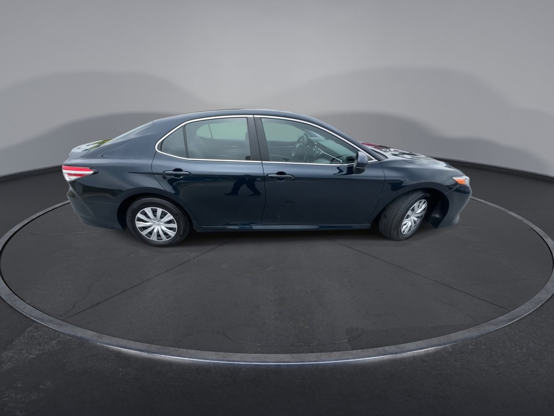 2018 Toyota Camry L photo 9