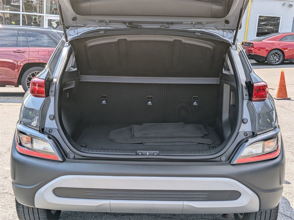 2023 Hyundai Kona SEL photo 2