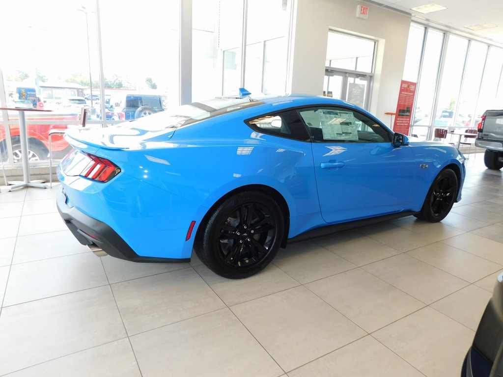 2025 Ford Mustang GT photo 2