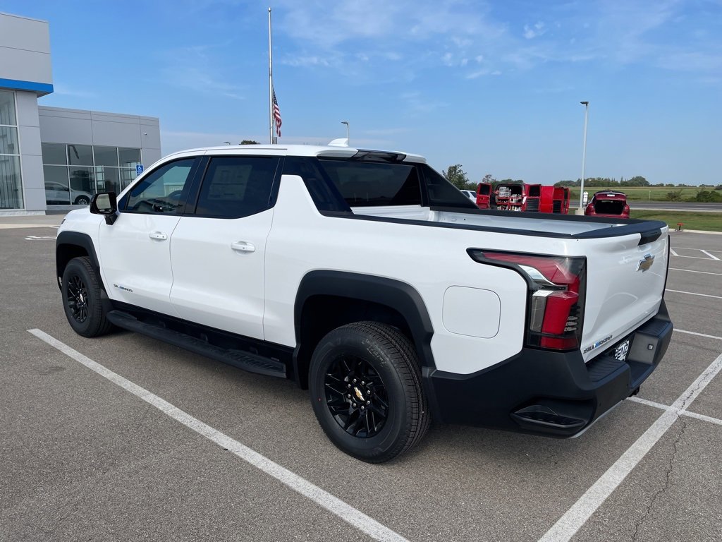 2026 Chevrolet Silverado EV LT photo 4