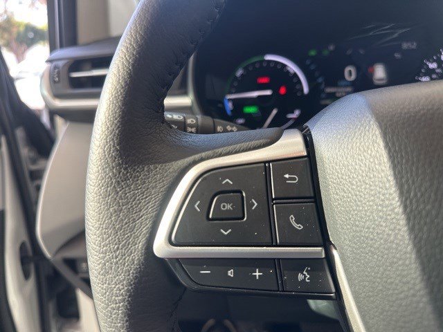 2025 Toyota Sienna XLE photo 16