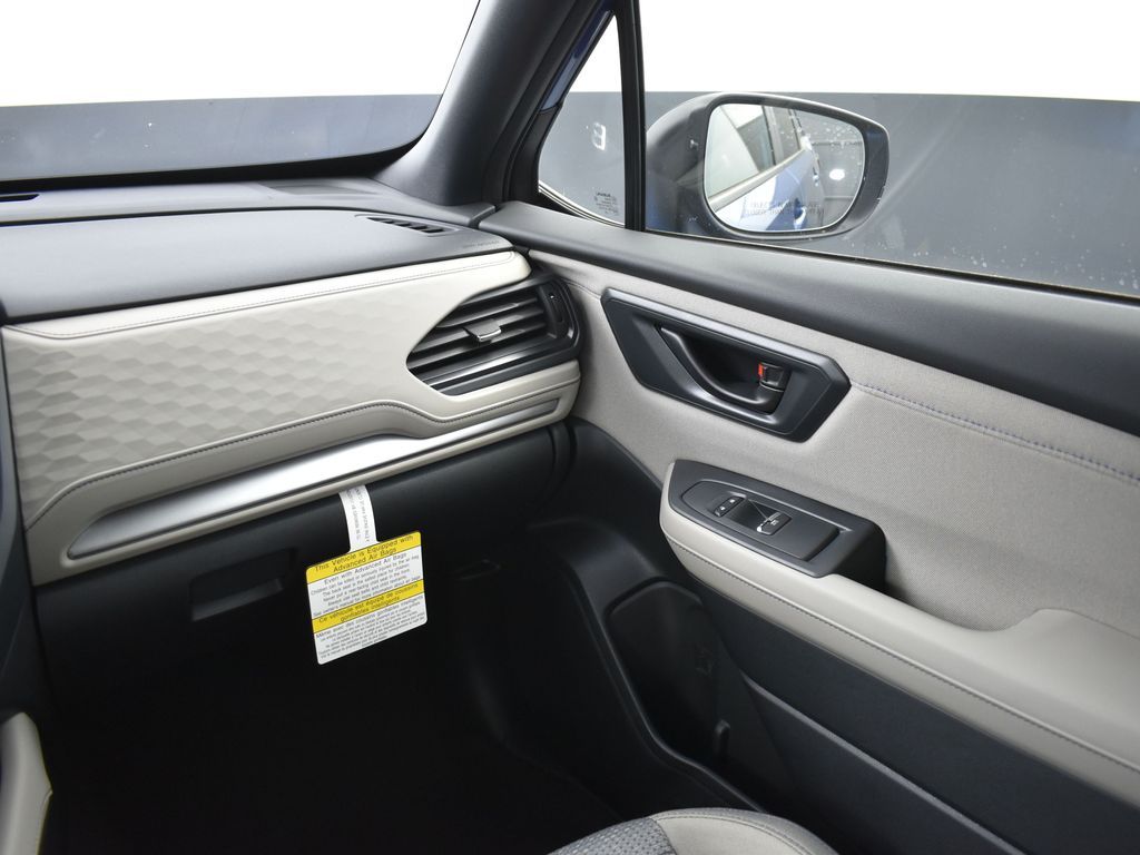 2025 Subaru Forester Premium photo 11