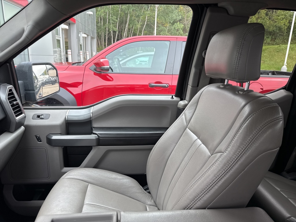 2015 Ford F-150 XLT photo 18