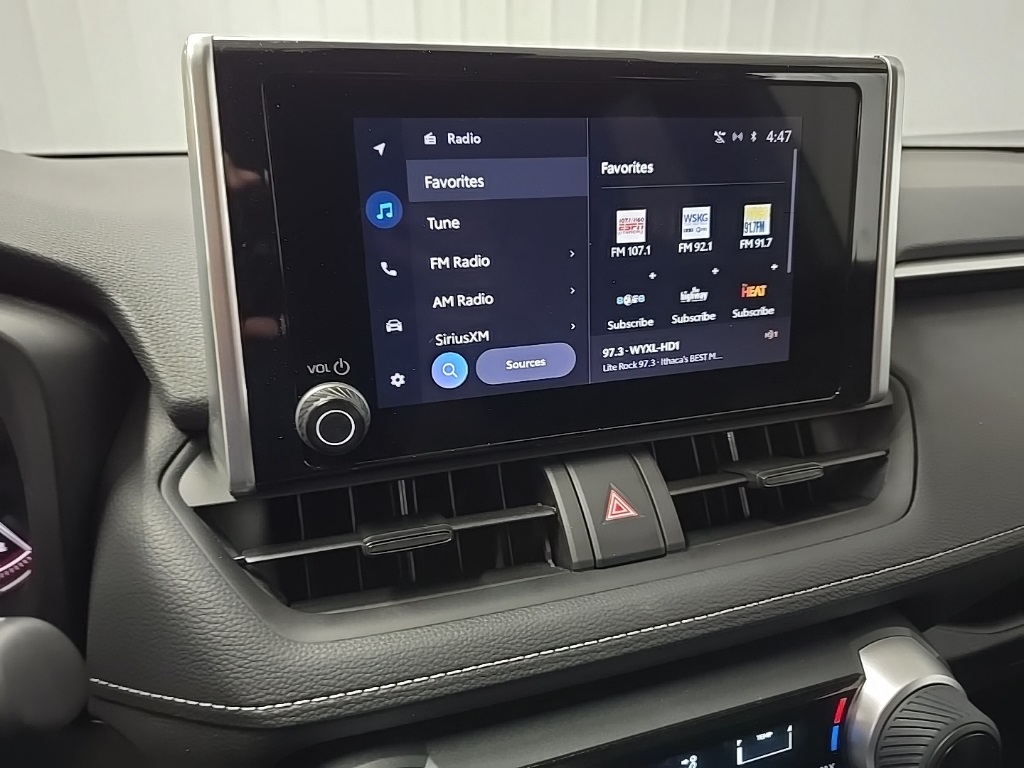 2023 Toyota RAV4 LE photo 24