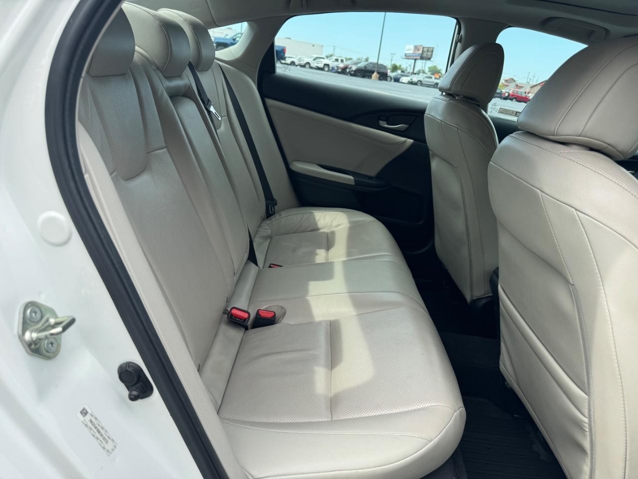 2019 Honda Insight Touring photo 9