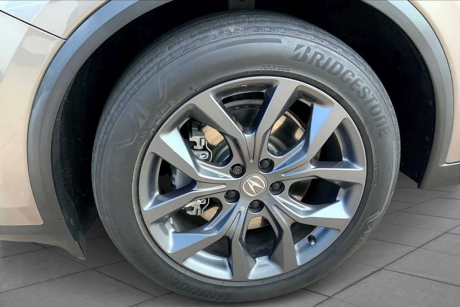 2022 Acura MDX SH-AWD A-Spec photo 9