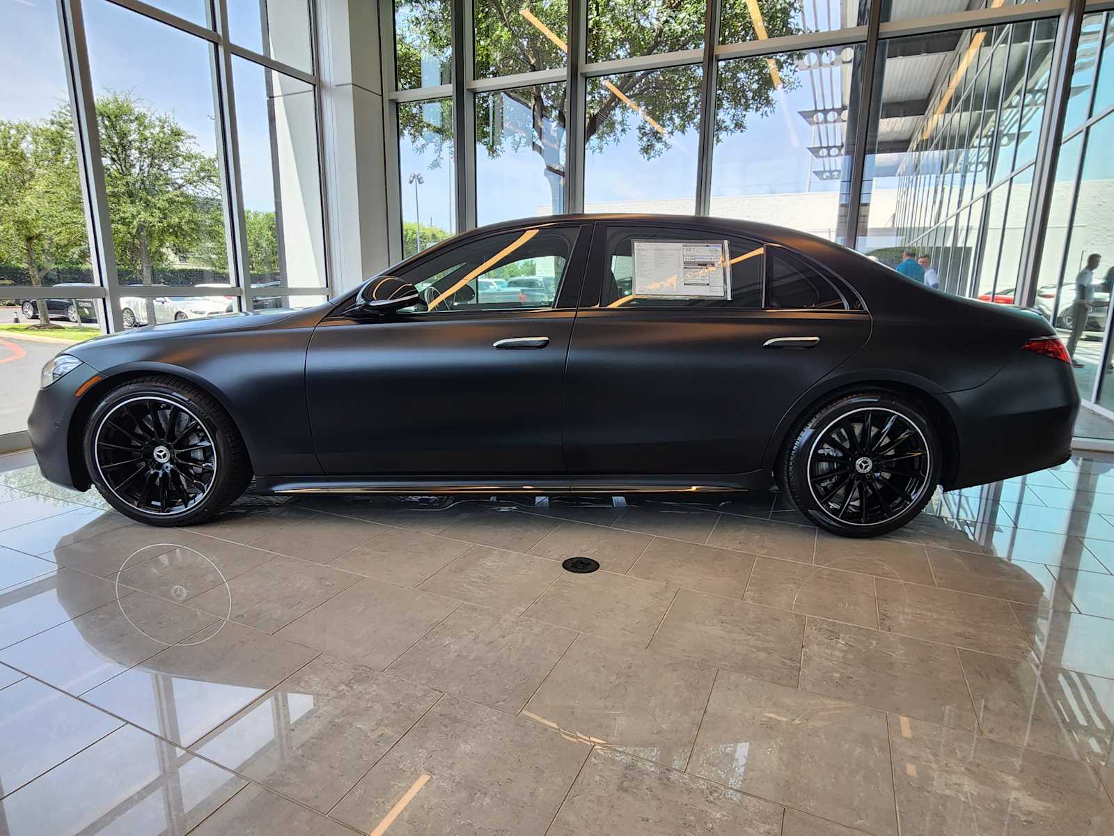 2025 Mercedes Benz S 450 580 photo 2