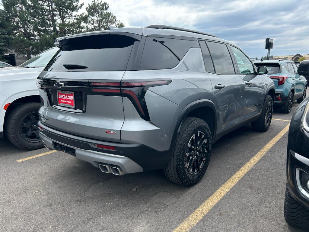 2024 Chevrolet Traverse Z71 photo 3