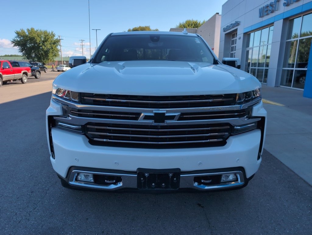2019 Chevrolet Silverado High Country photo 3