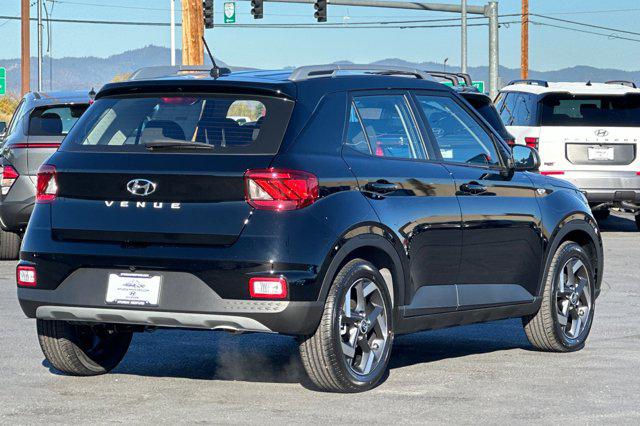 2026 Hyundai Venue SEL photo 4