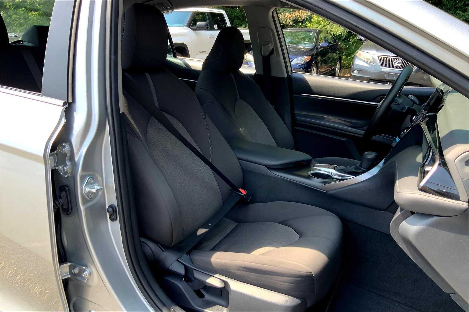 2023 Toyota Camry LE photo 4