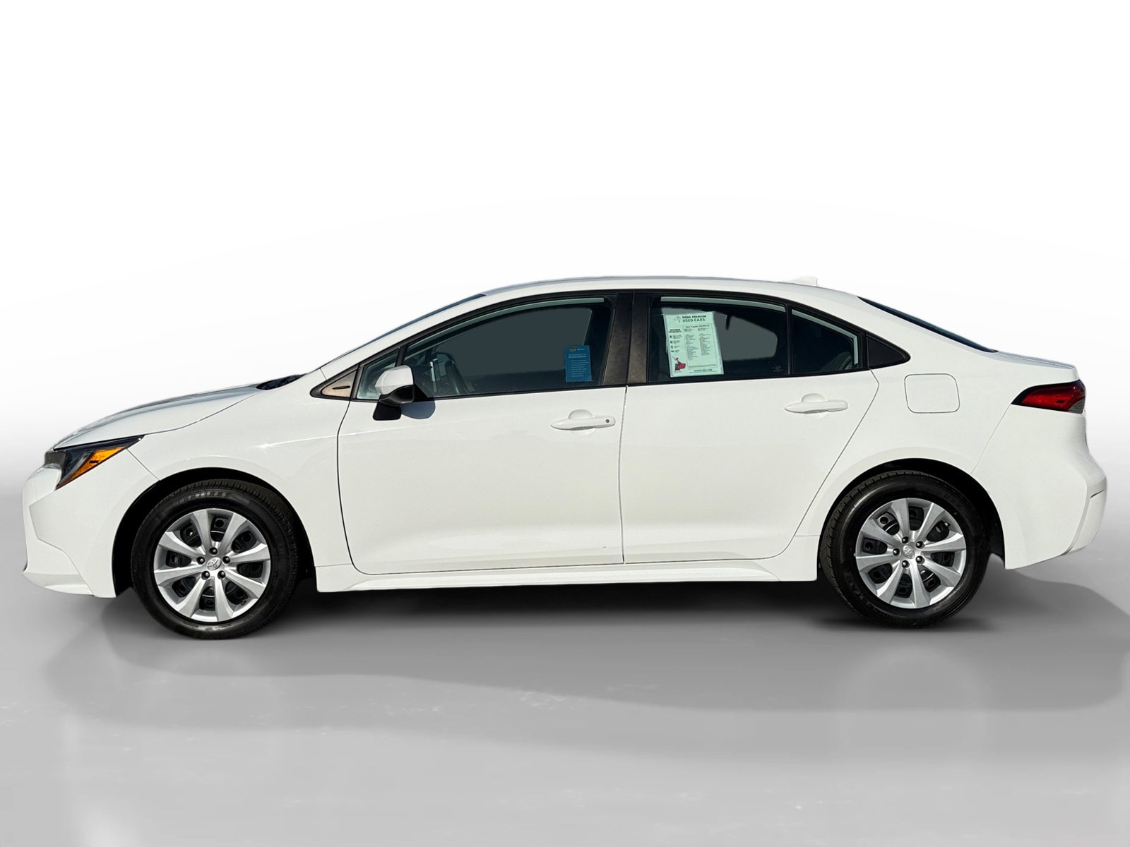 2021 Toyota Corolla LE photo 2