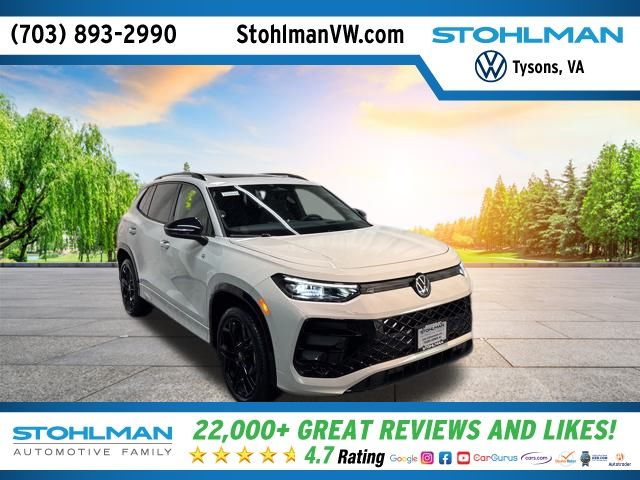 2026 Volkswagen Tiguan SE R-LINE BLACK's photo