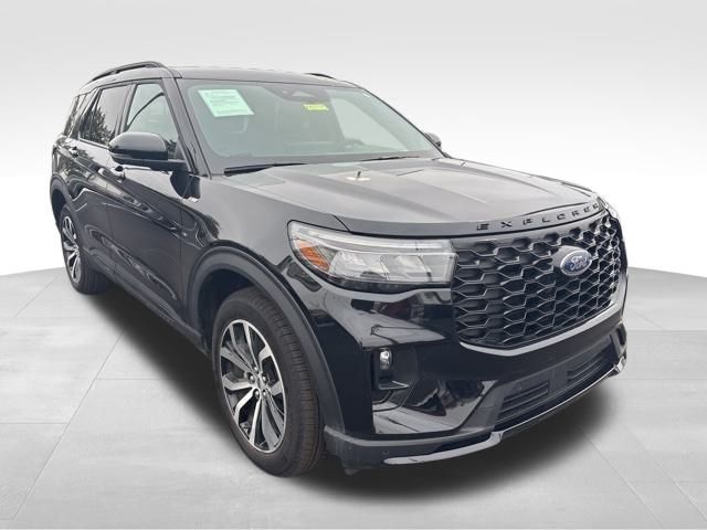 2025 Ford Explorer ST-LINE's photo