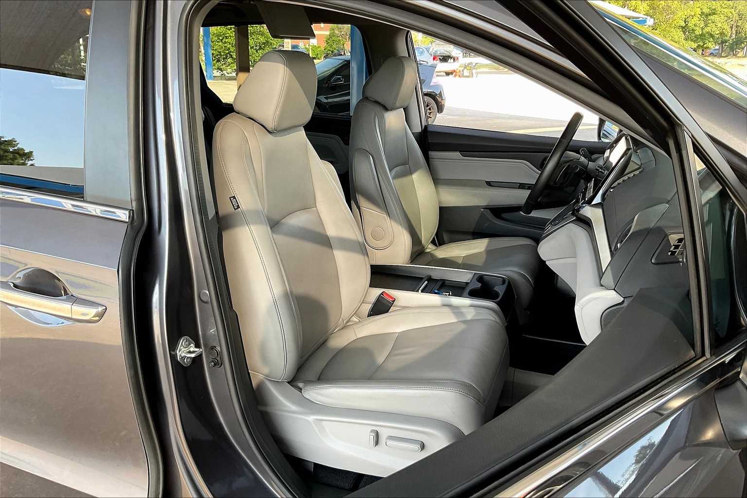 2019 Honda Odyssey Touring photo 8