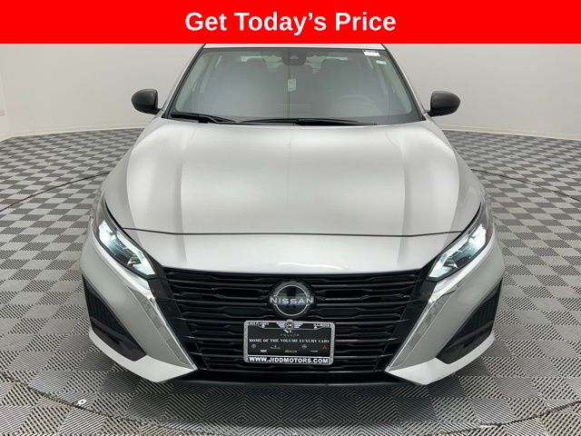 2024 Nissan Altima 2.5 SV photo 2