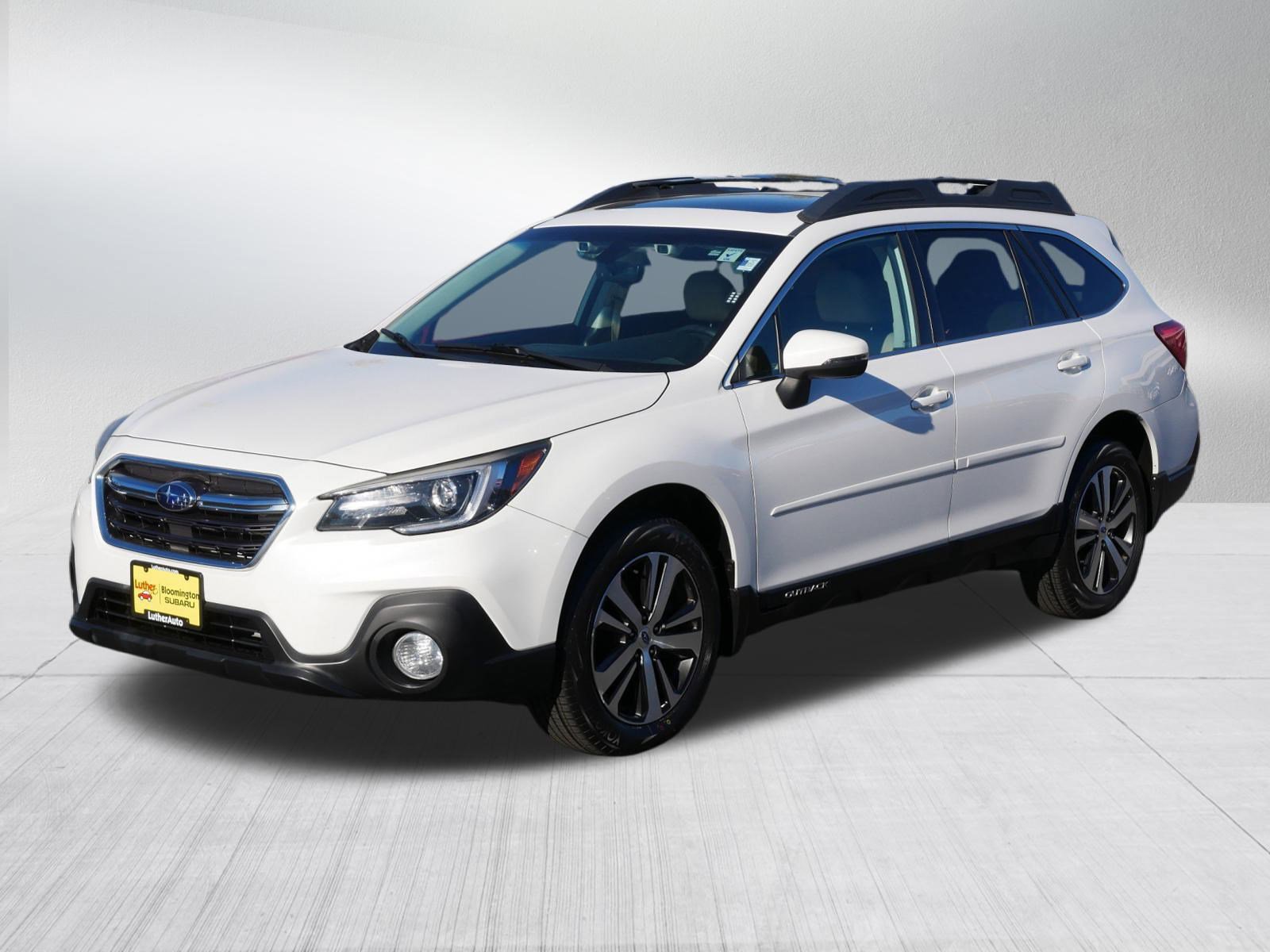 2018 Subaru Outback Limited photo 3