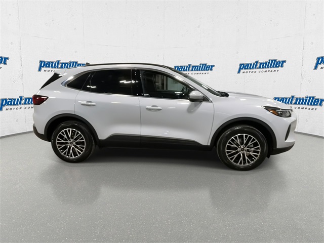 2025 Ford Escape Plug-In Hybrid Base photo 13
