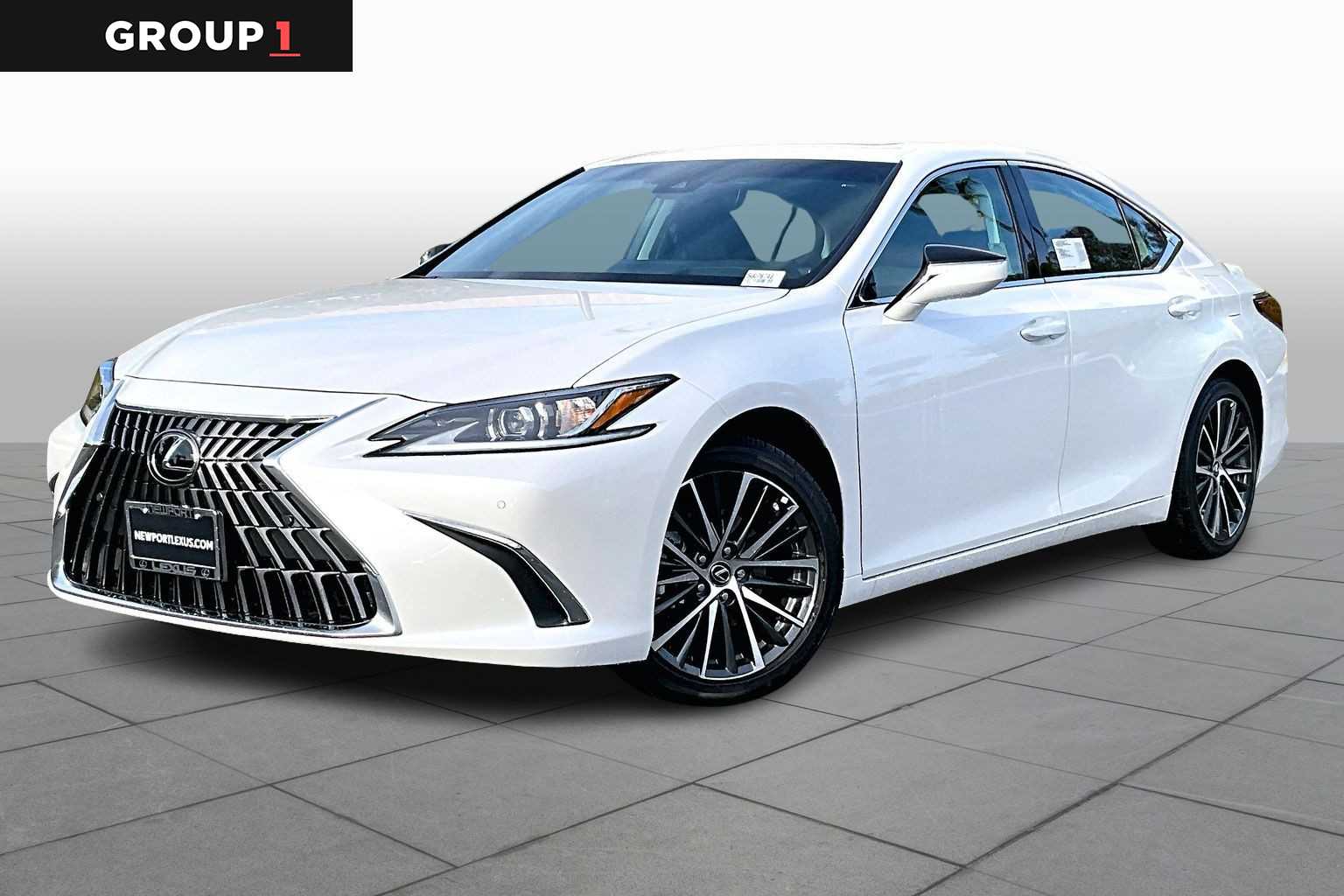 2025 Lexus ES Hybrid 300h's photo