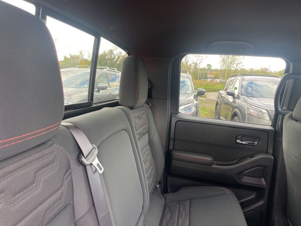 2025 Nissan Frontier PRO-4X photo 11