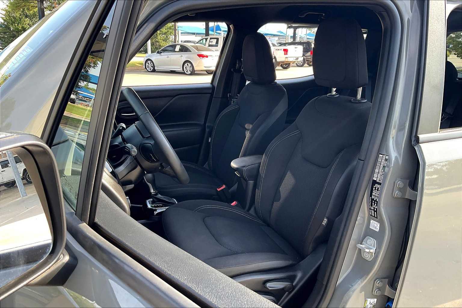 2022 Jeep Renegade Altitude photo 7