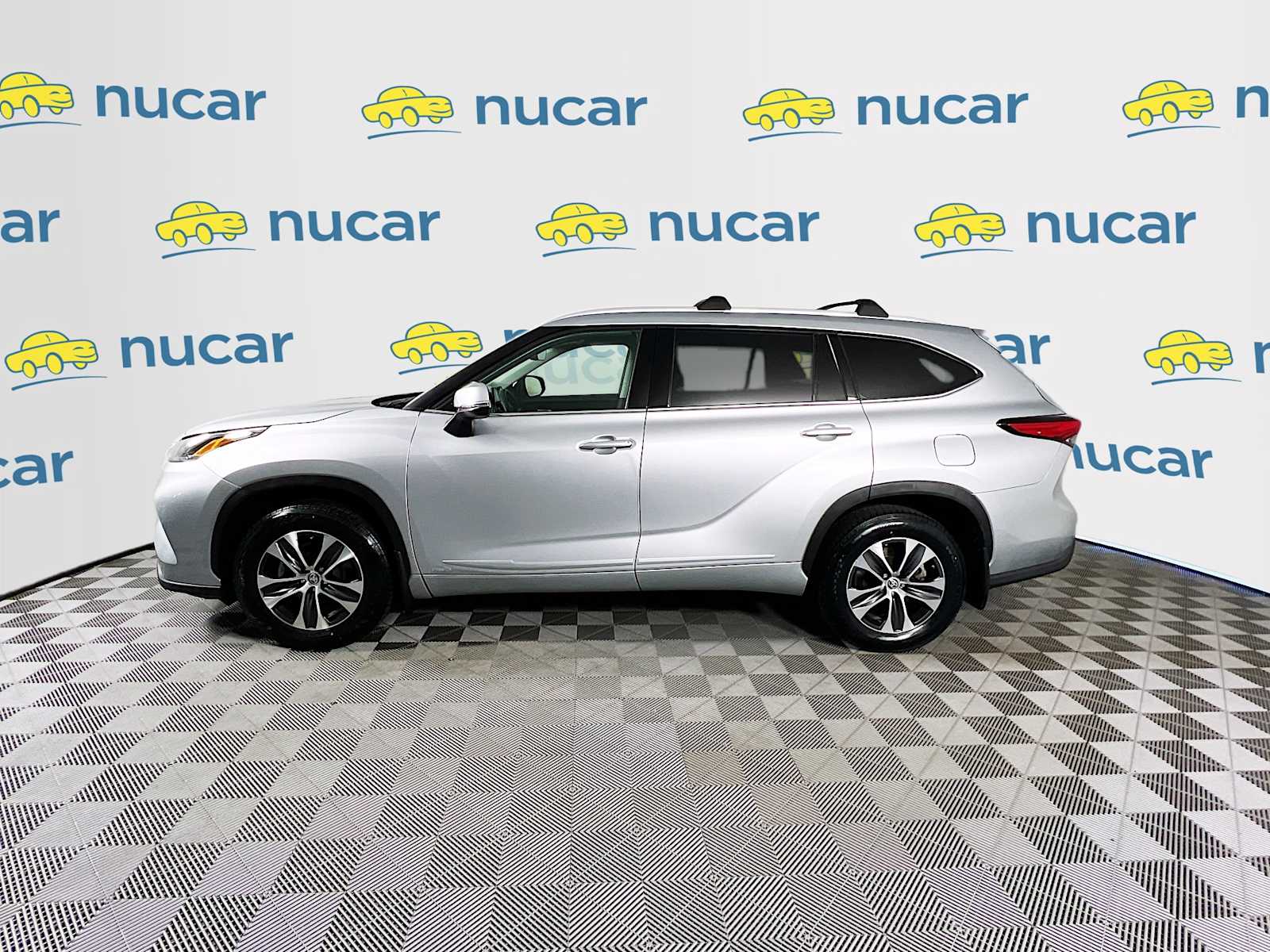 2022 Toyota Highlander Hybrid XLE photo 4