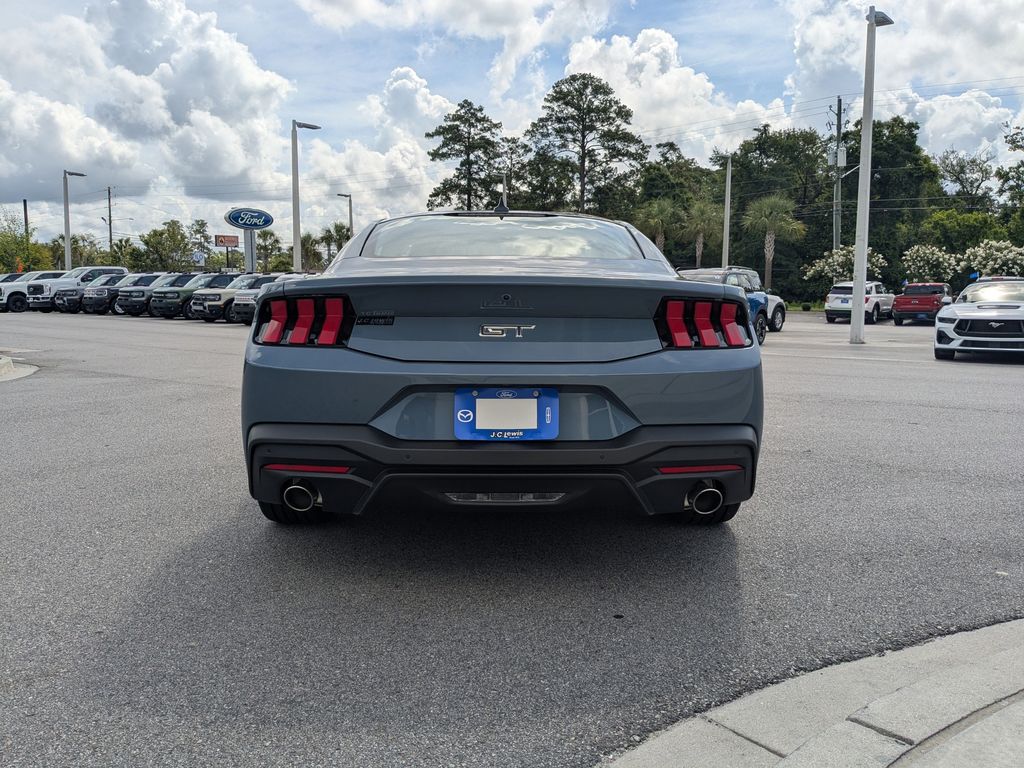2025 Ford Mustang GT photo 5