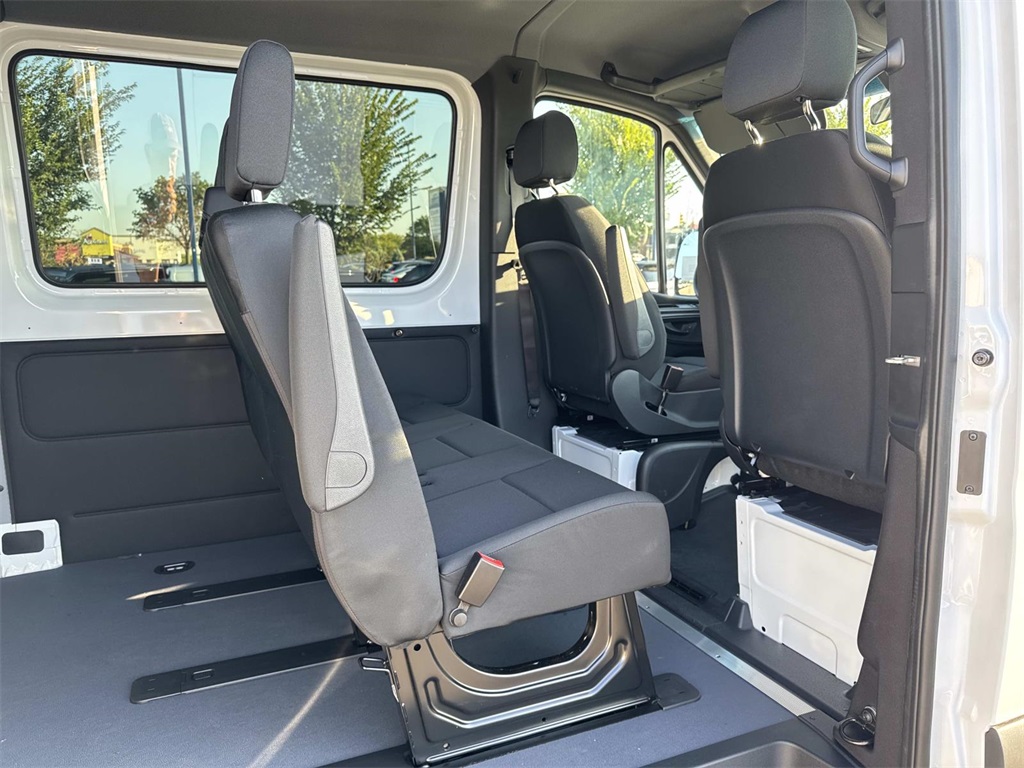 2026 Mercedes Benz Sprinter Crew Van photo 11