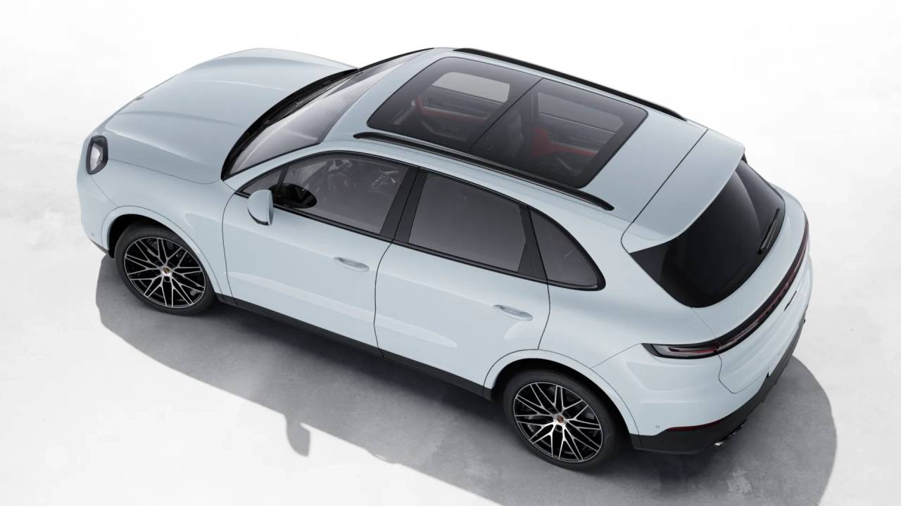 2025 Porsche Cayenne photo 4