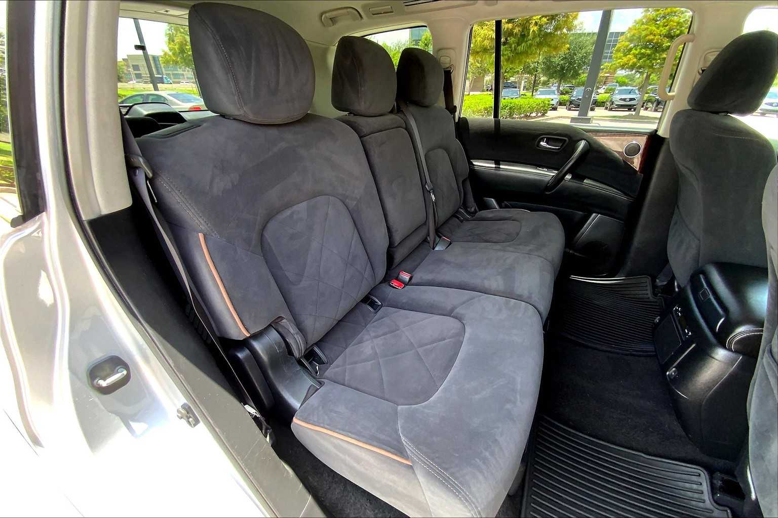 2019 Nissan Armada SV photo 17