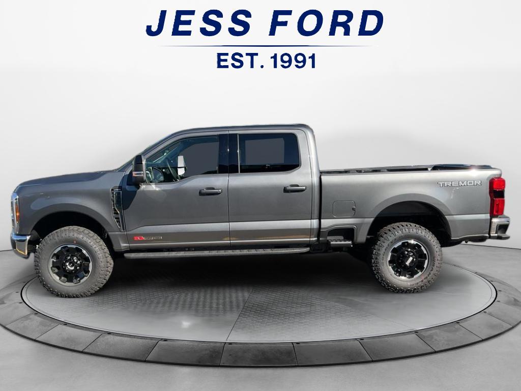 2025 Ford F-350 Lariat photo 2