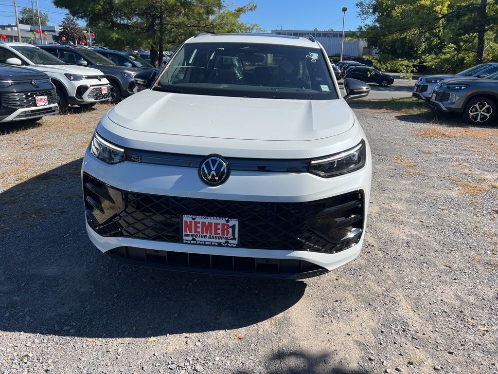 2025 Volkswagen Tiguan SE R-Line Black photo 2