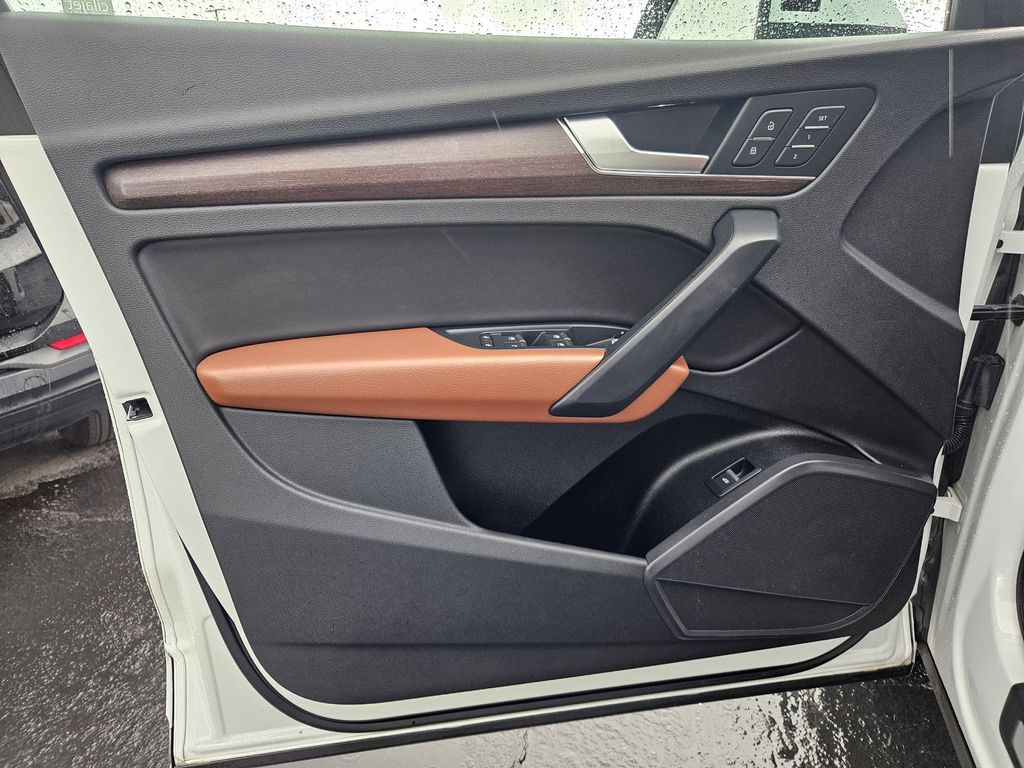 2021 Audi Q5 Premium 45 TFSI photo 8