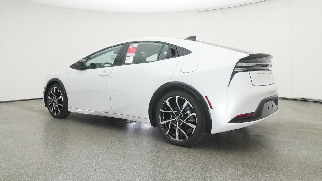 2026 Toyota Prius Plug-in Hybrid XSE Premium photo 14