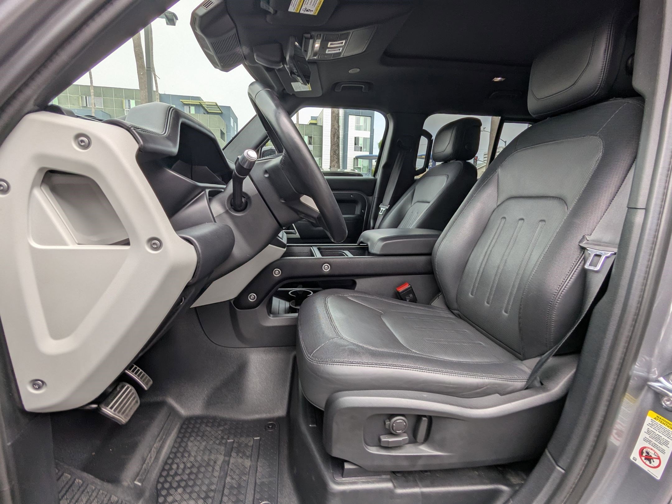 2022 Land Rover Defender X-Dynamic HSE photo 16