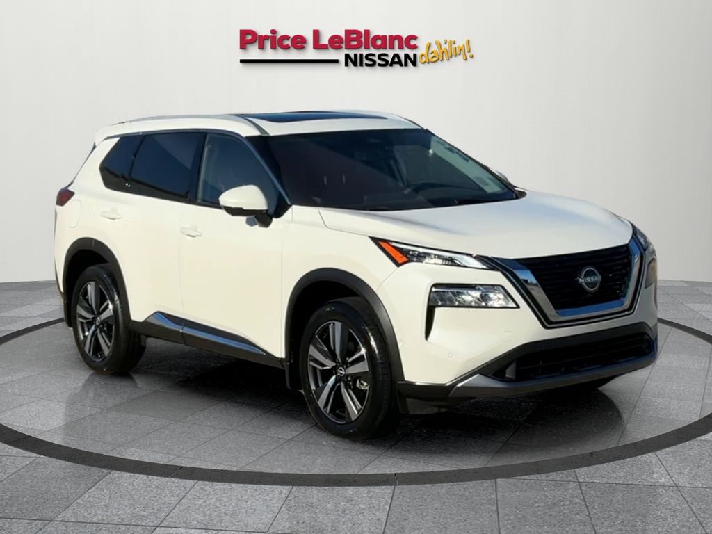2023 Nissan Rogue SL's photo