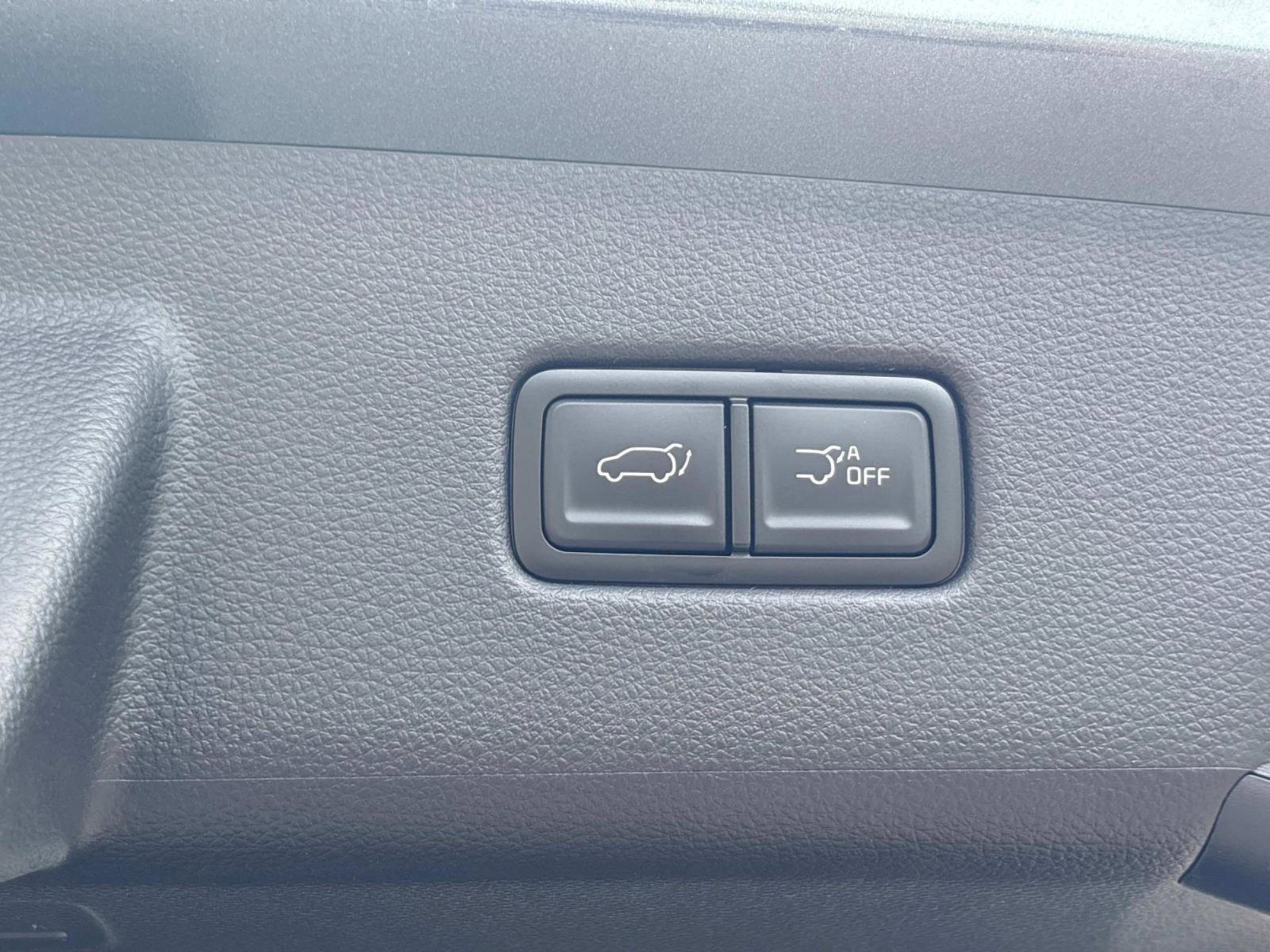 2026 Kia Carnival SX Prestige photo 9