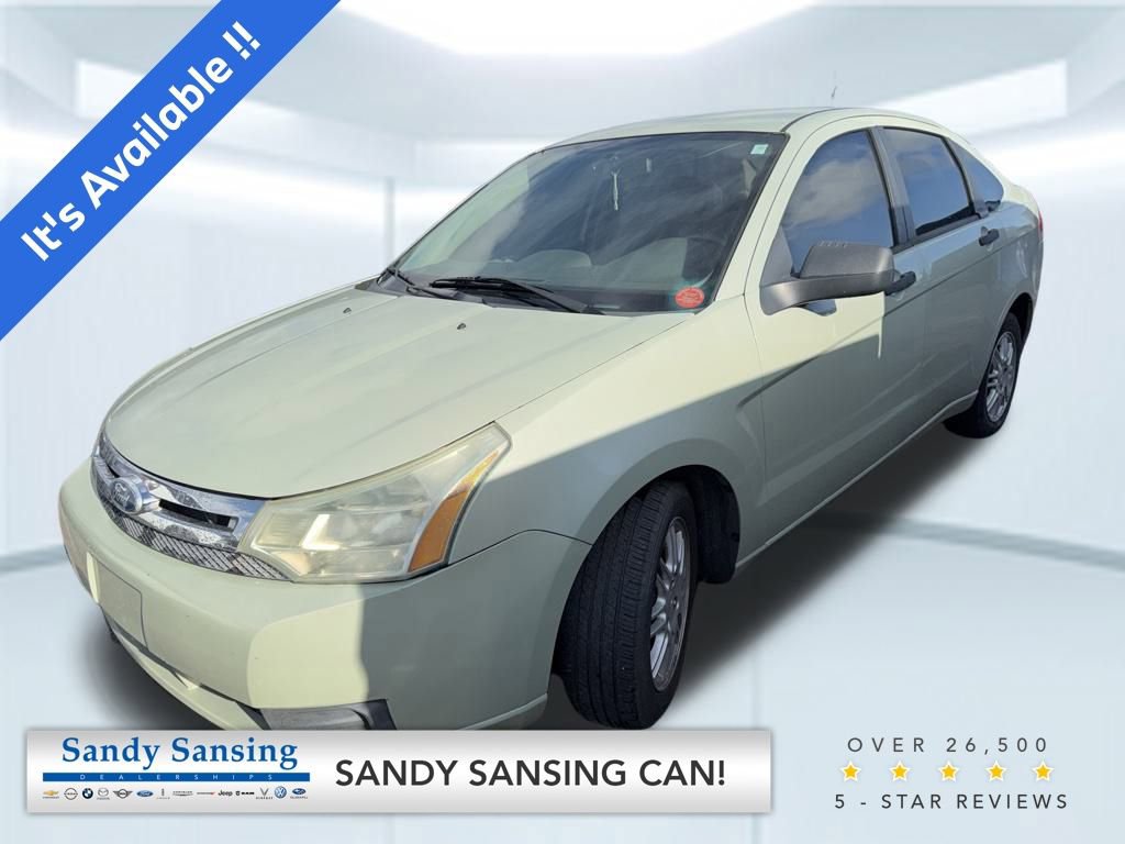 2010 Ford Focus SE's photo