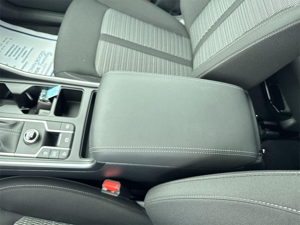 2025 Kia Sorento LX photo 24