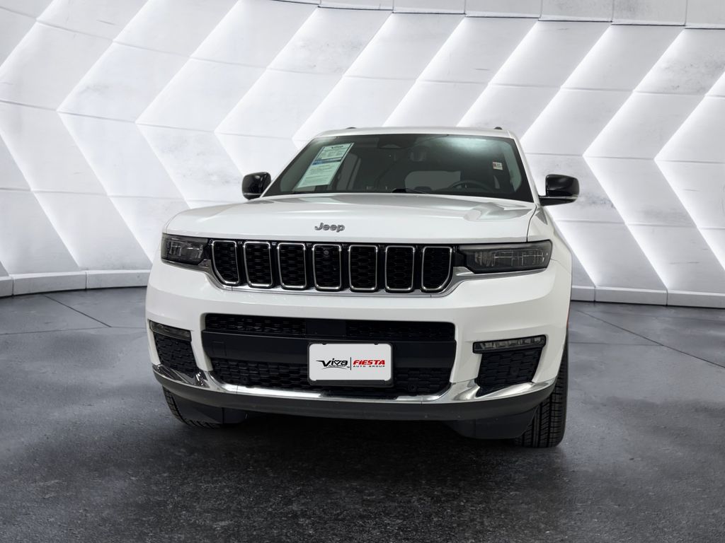 2023 Jeep Grand Cherokee Limited photo 2