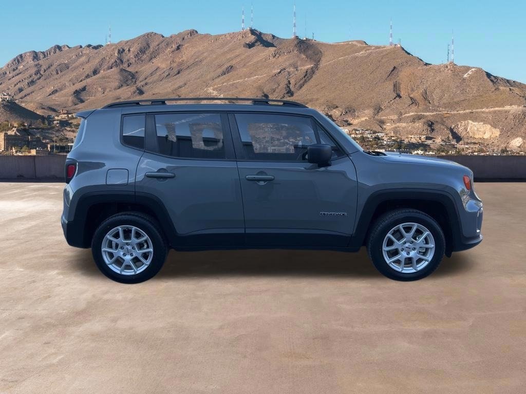 2022 Jeep Renegade Latitude photo 3