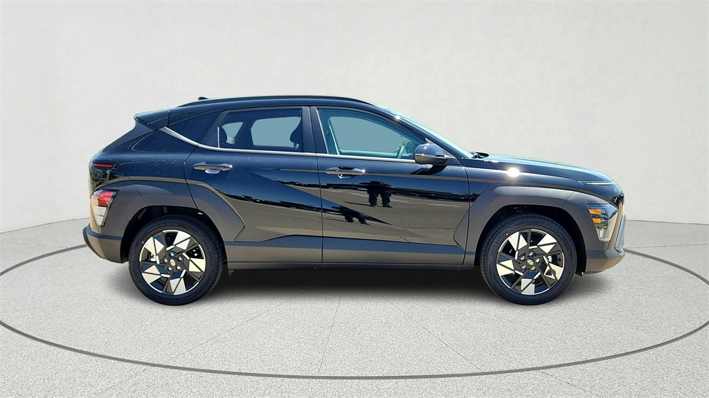 2025 Hyundai Kona SEL photo 16