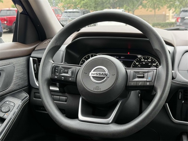 2021 Nissan Rogue SV photo 16