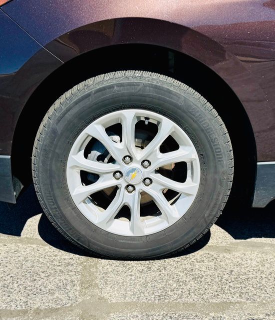 2020 Chevrolet Equinox LT photo 3