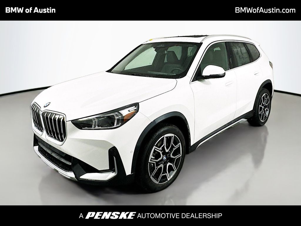 2025 BMW X1 28i's photo
