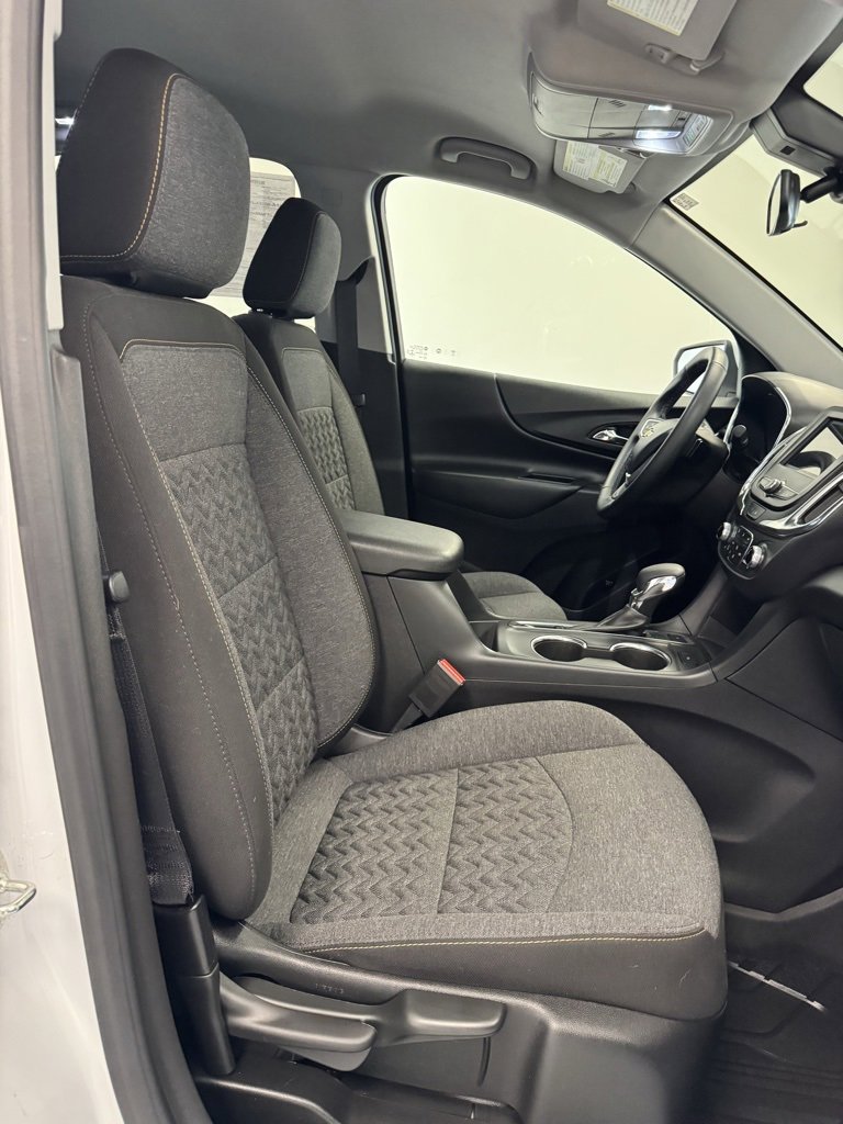 2023 Chevrolet Equinox LT photo 24