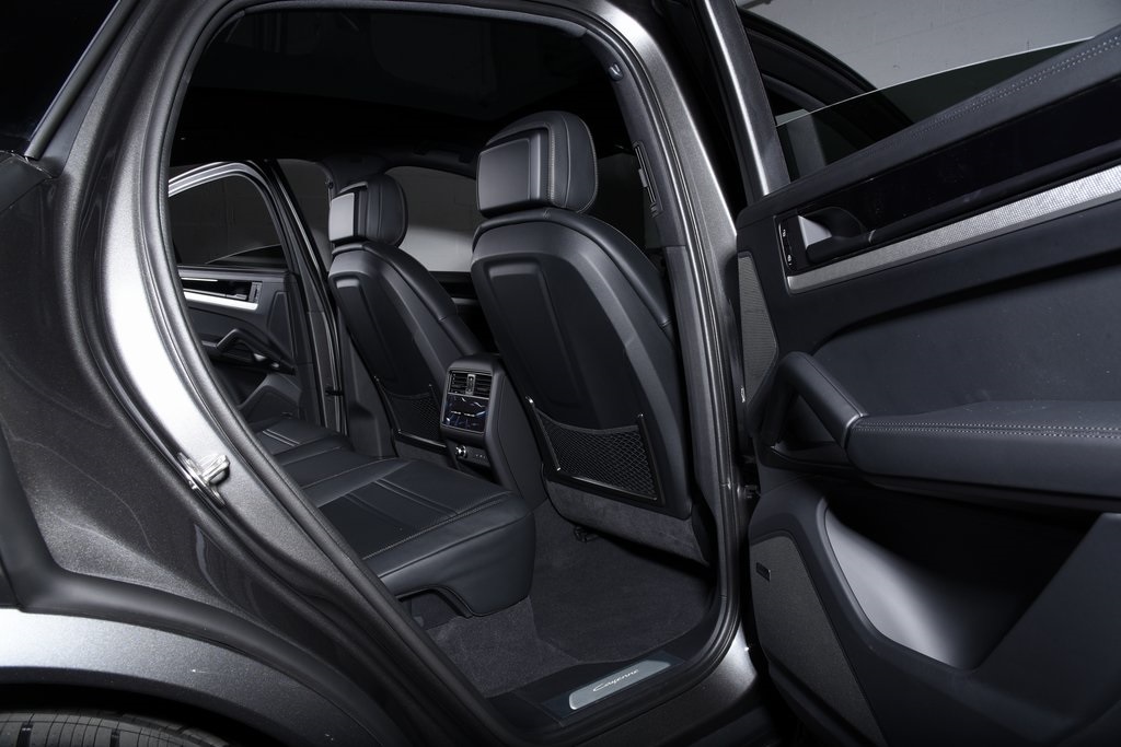 2025 Porsche Cayenne E-Hybrid photo 23