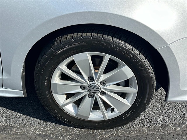 2015 Volkswagen Jetta 1.8T SE photo 12